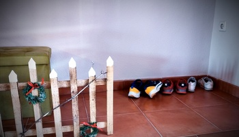 Nuestros campamentos urbanos son un oasis de diversión y cariño para los/as niños/as que necesitan un espacio estimulante, tranquilo y seguro para crecer y desarrollarse. Nos adaptamos a cada niño/a y pensamos en sus necesidades por encima de nuestra programación. No encontrarás profesionales tan comprometidos ni la calidad psicoeducativa que ofrecemos en Bambalinas.