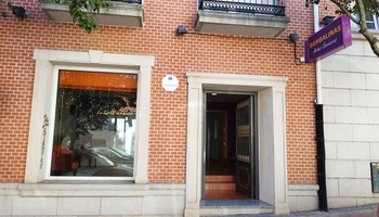 Descubre la escuela Bambalinas y sus espacios orientados a nuestras actividades de desarrollo artístico.